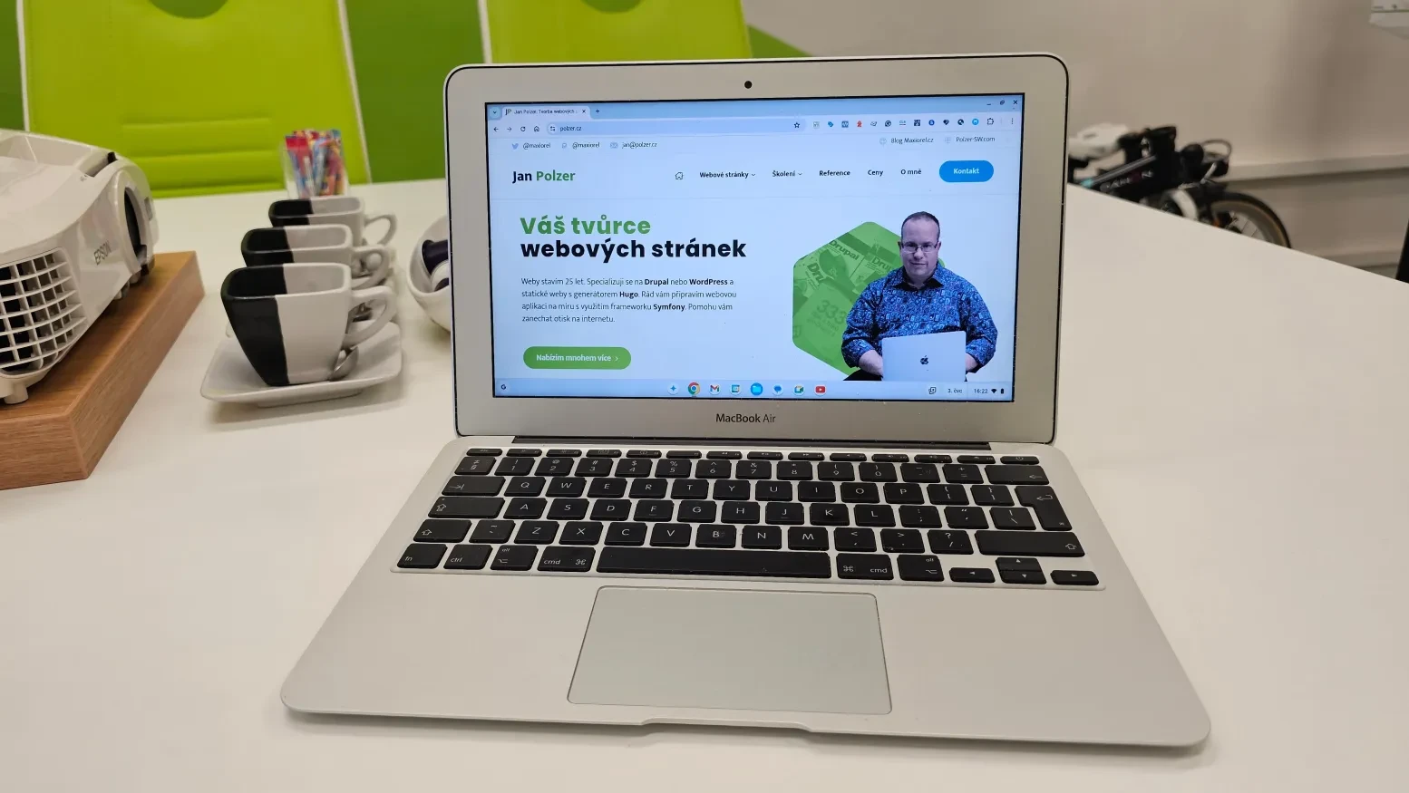 Macbook Air 2010 s ChromeOS Flex