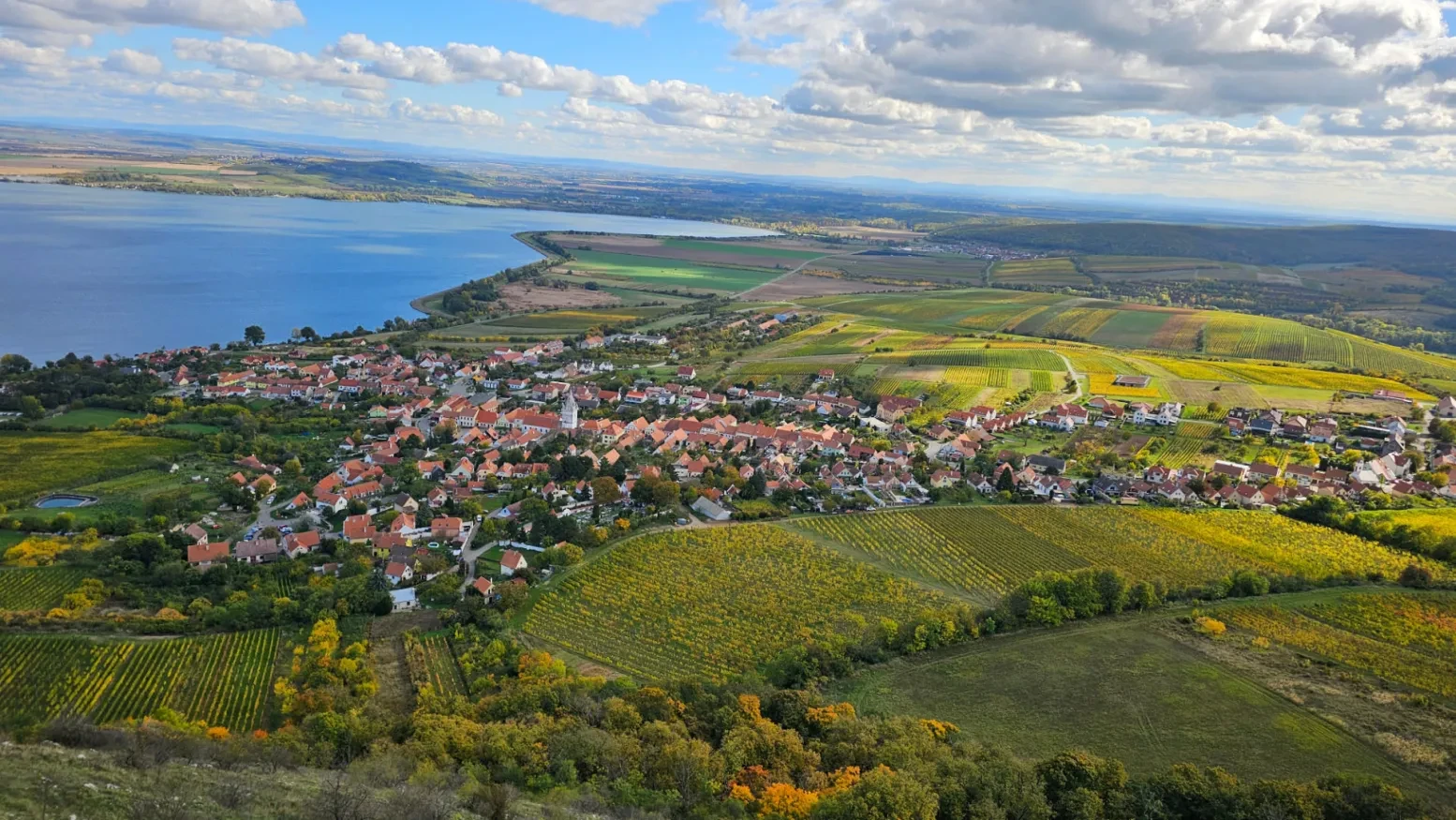 Krásný výhled z vrcholu Pálavy